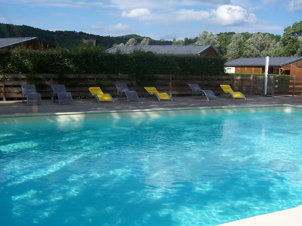 La Tour Du Loup Hotel La Bastide-de-Serou Exterior photo